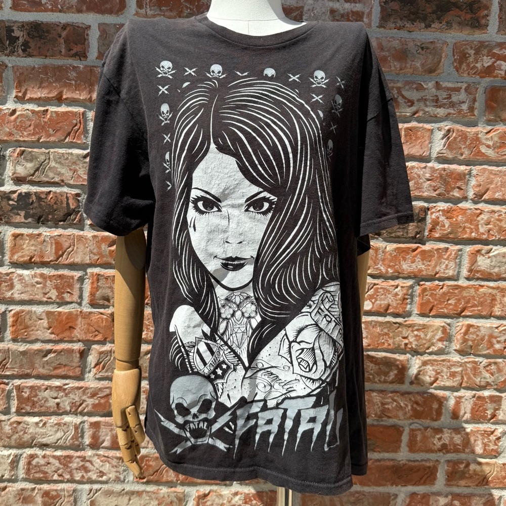 Vintage Y2K Alternative Graphic Fatal T-Shirt with Skull Design / L / EUC